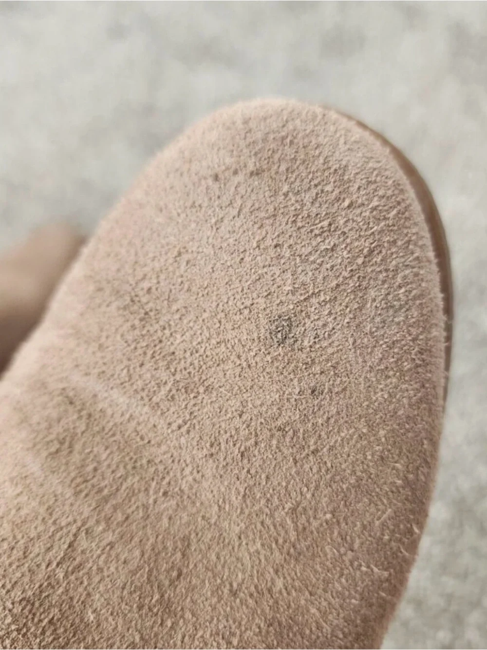 Ugg - Picture 1 of 4
